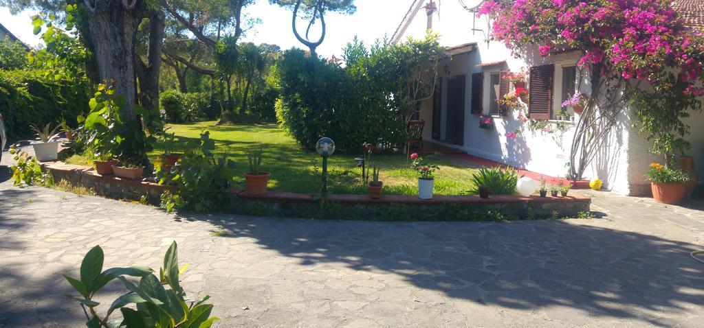 La Corte Delle Rose B&B Прая-а-Маре Экстерьер фото